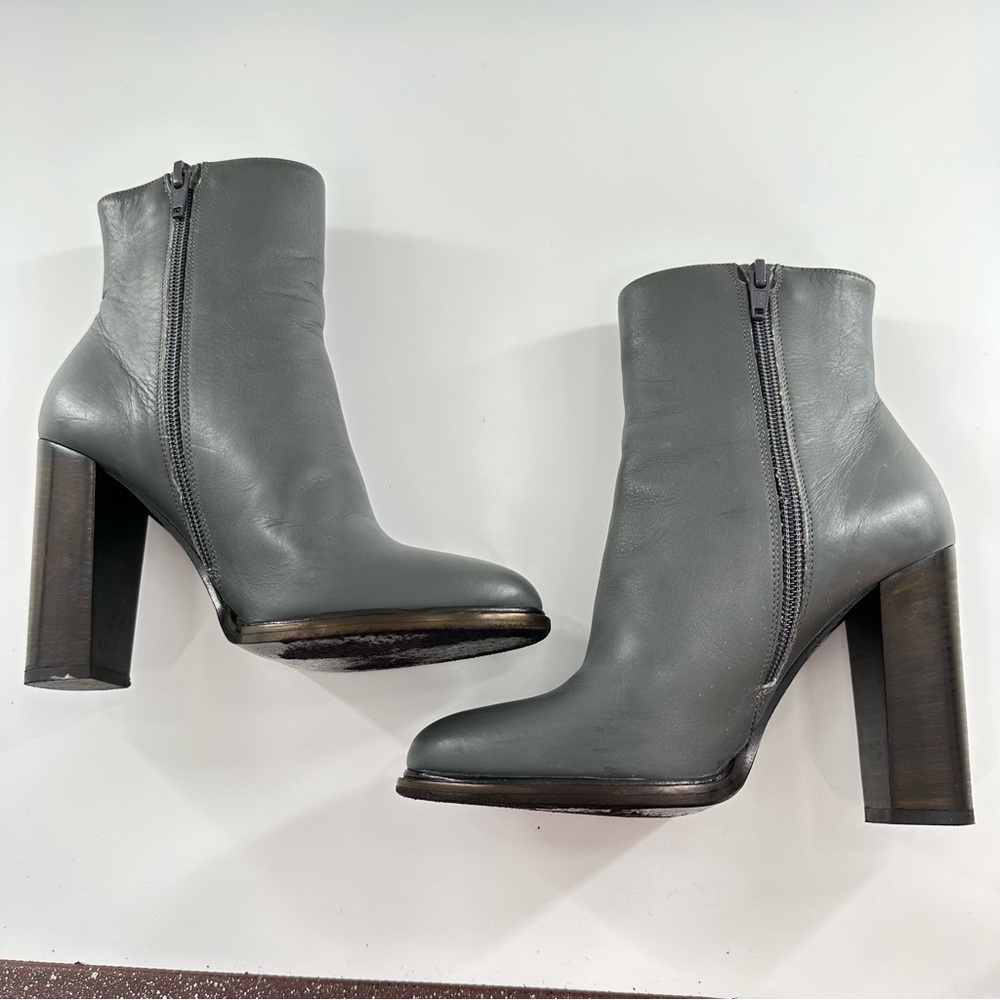 Vince womens ankle booties size 5 35 gray Italian leather boots - Picture 6 of 12